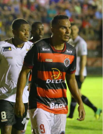 Tetracampeão no MS, Kareca anuncia aposentadoria do futebol