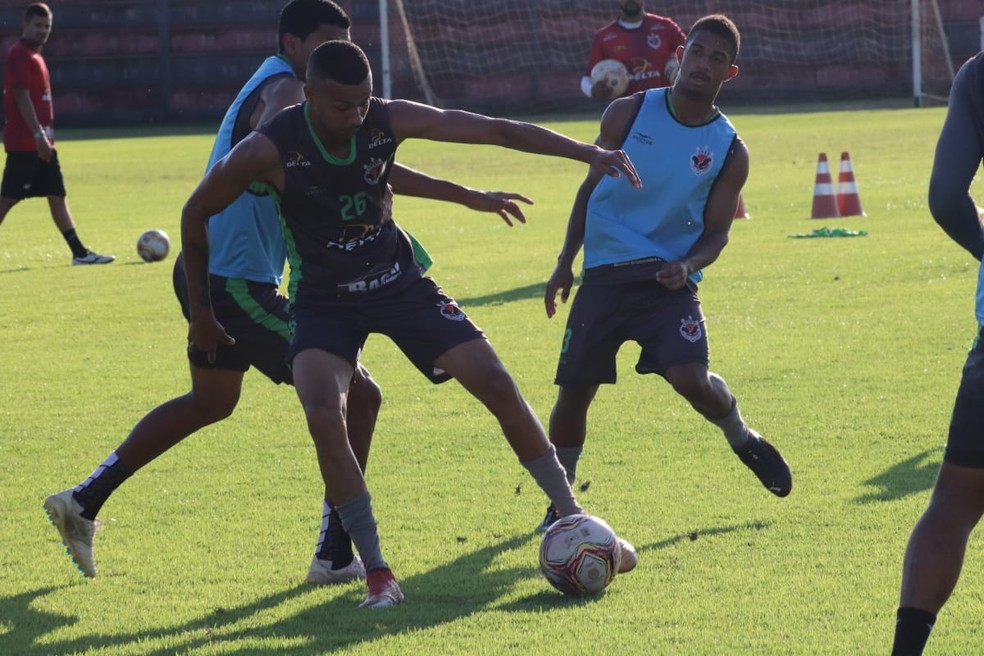 Águia Negra encara Rio Branco-ES neste domingo com transmissão da Rádio FNC